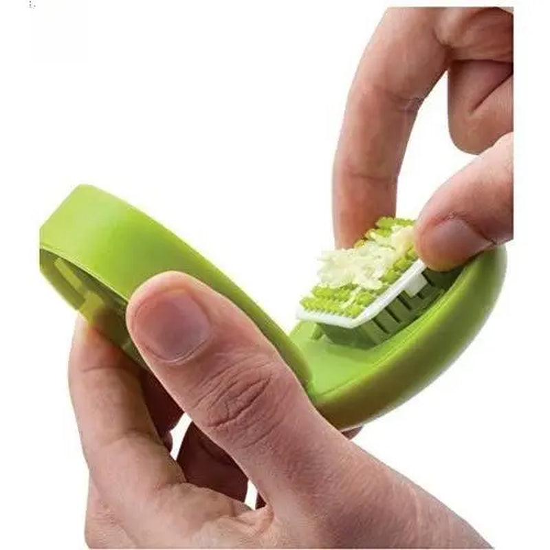 Elevate Your Cooking with the Mini Garlic Chopper and Press – Effortless Mincing and Stylish Design in Vibrant Green!
