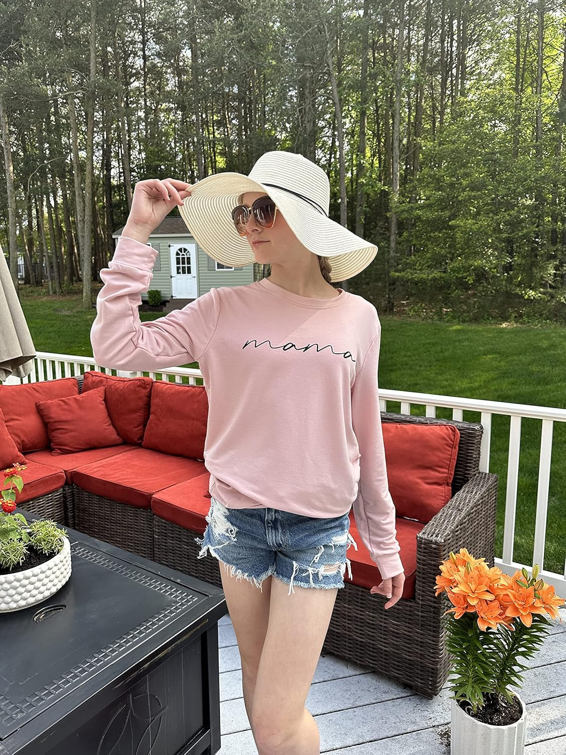 Embrace Your Mama Style: Women's Cozy Crewneck Sweatshirt with Letter Print - Perfect Pullover for Mom Life