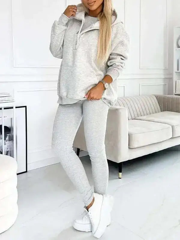 Stylish & Comfortable Women's Tracksuit Set for Gym, Workouts, Casual Wear | Lightweight Athleisure Two-Piece Outfit with Breathable Fabric