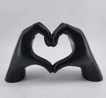 Heart Hand Statute Pic# 3